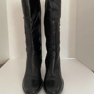 FeetFirst Women Heeled Black Boots - Side-Zipper